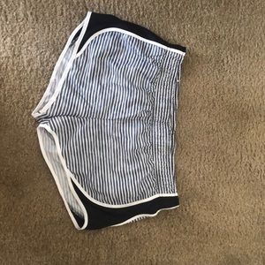 Striped gym short